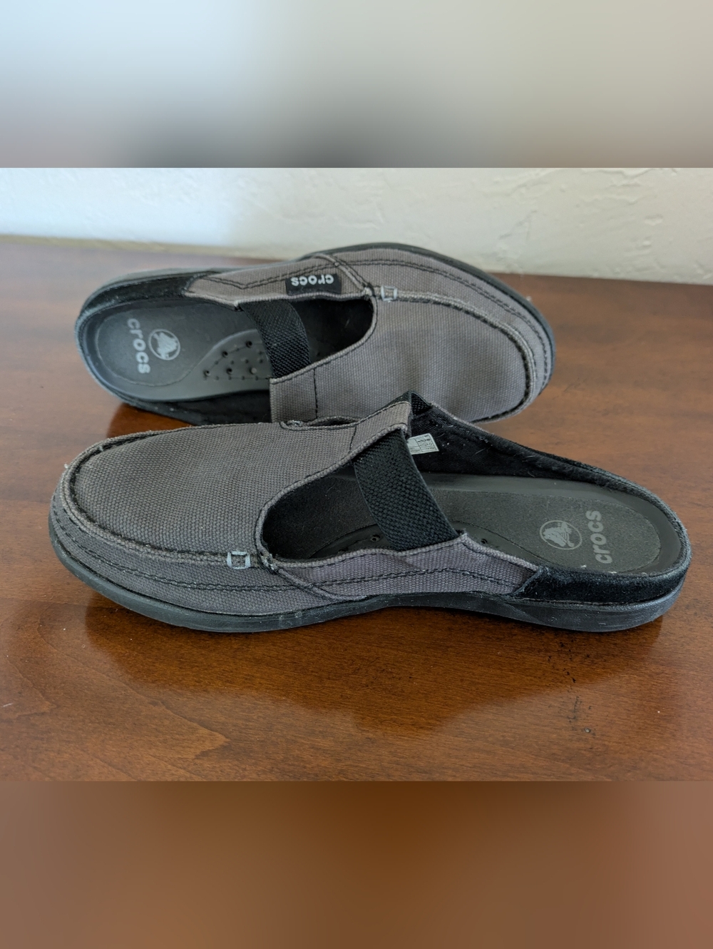 CROCS Walu Slip-On Mule Sandals
